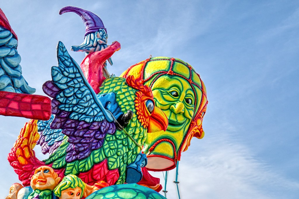 carnival graveyard carnaval hdr urbex carnavalsoptocht corso trash verlaten abandoned lost places